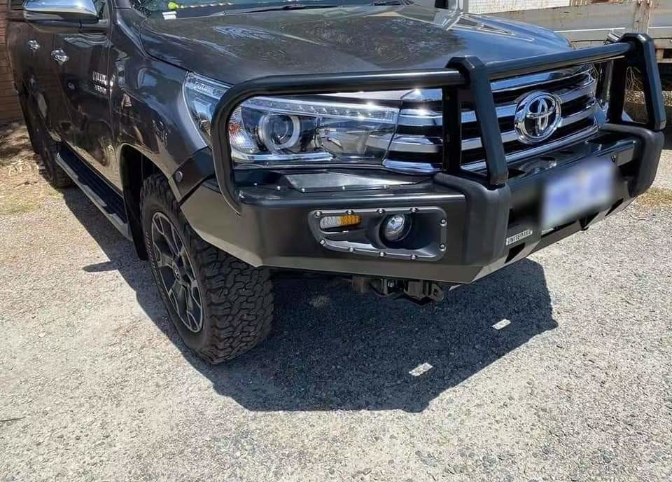 Steel Hilux TOYOTA Bull Bar Front Bumper With Winch Bracket